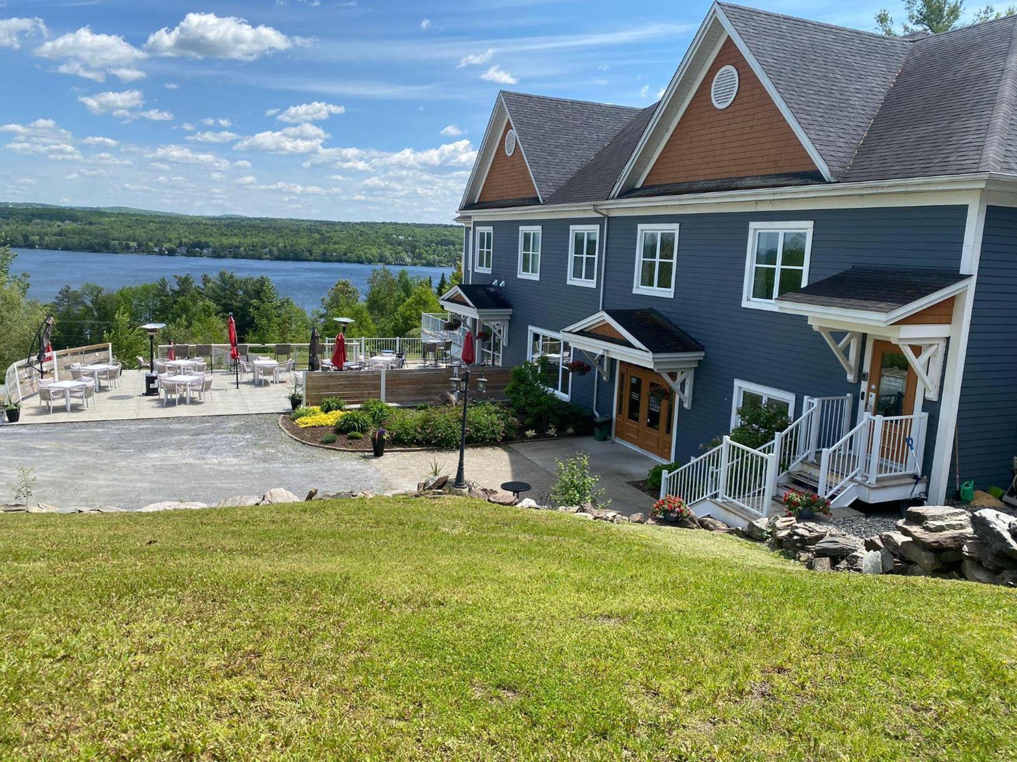 Location Au Sommet Du Lac Magog Kültér fotó
